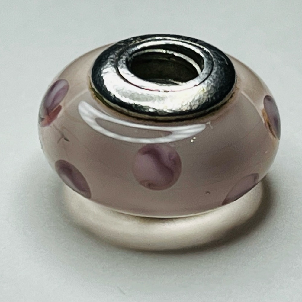 Pink Murano Glass with polka dots and silver center - Picture 2 of 6